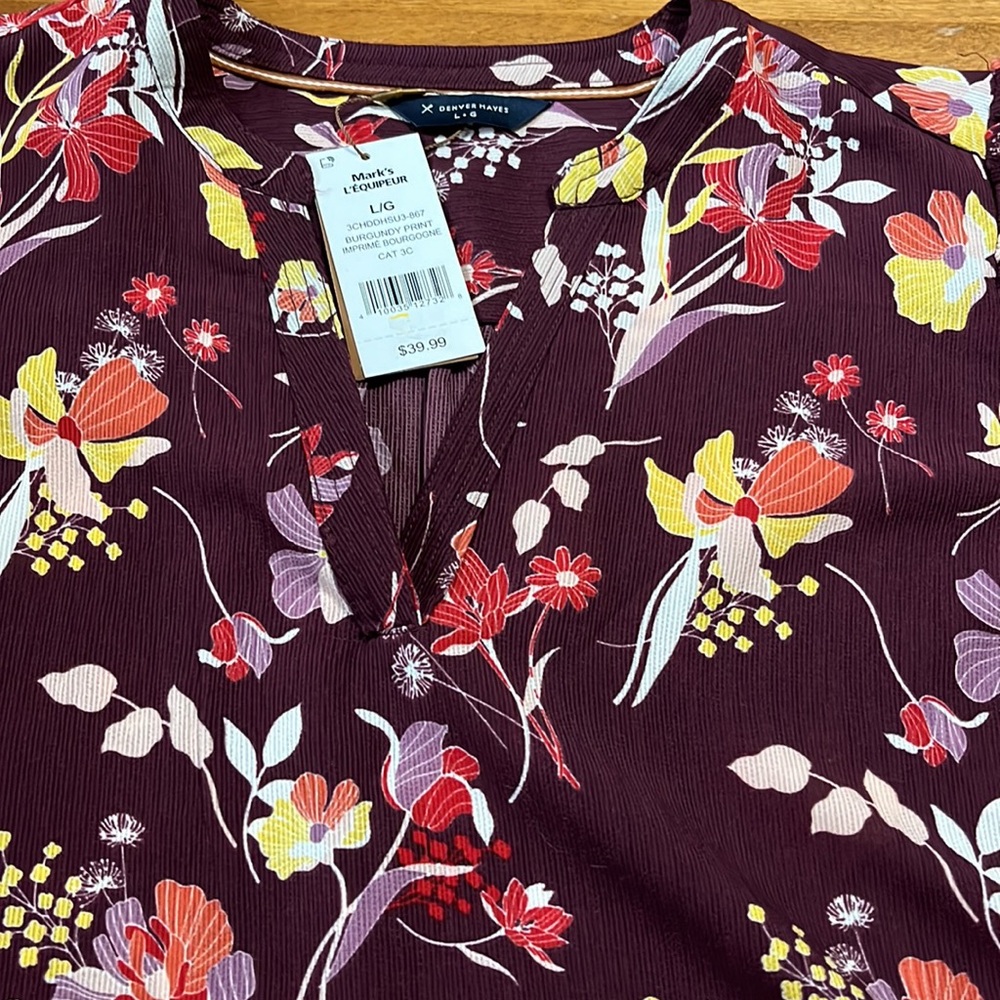 Denver Hayes Floral V-Neck Short Sleeve Blouse - Picture 4 of 10